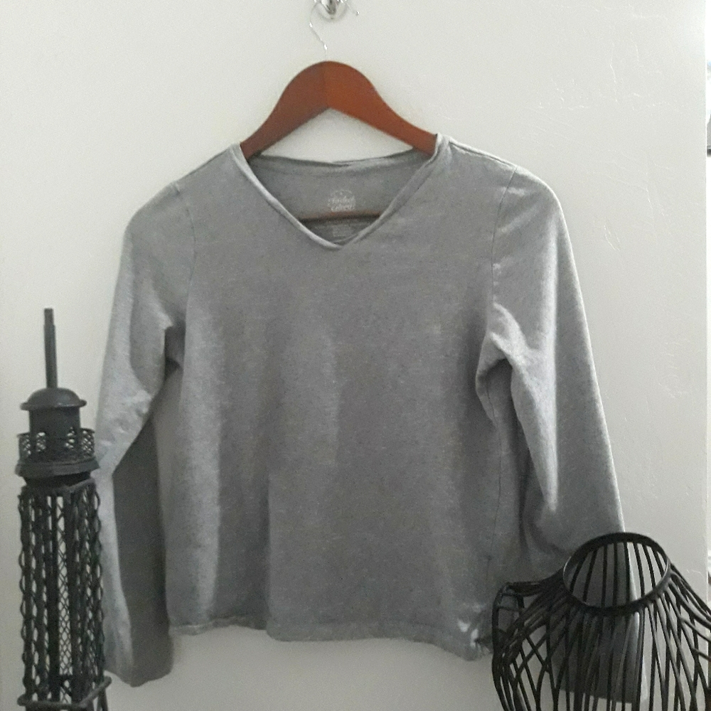 Long sleeve gray shirt